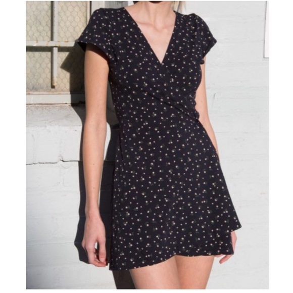 Brandy Melville Dresses & Skirts - Brandy Melville NWOT Navy Floral Print Cute Wrap-Around Dress with tie